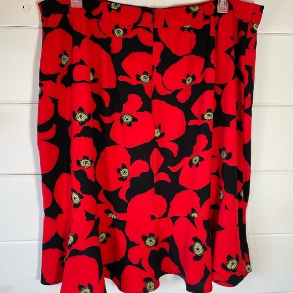 Eloquii Floral Asymmetrical Hem Skirt Red/Black Plus size 22 - Picture 3 of 12